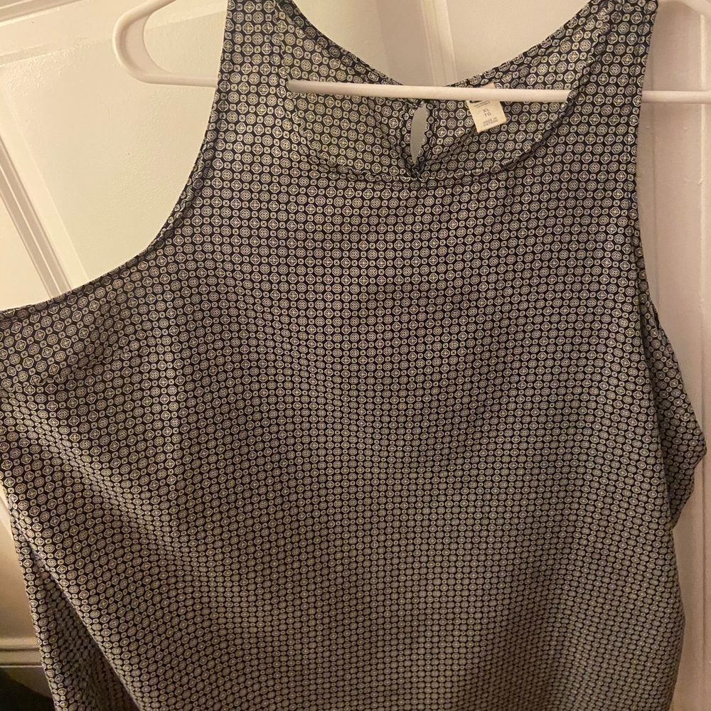 Black and White No Shoulder Top